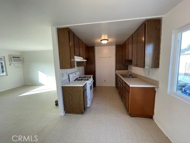 8800 Cedros Avenue 111, Panorama City, CA 91402