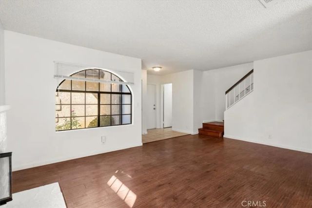 832 Chelsea Court, Simi Valley, CA 93065