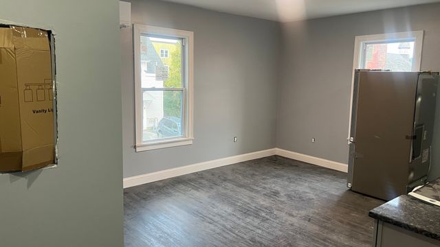 12 Benefit St 4, Worcester, MA 01610