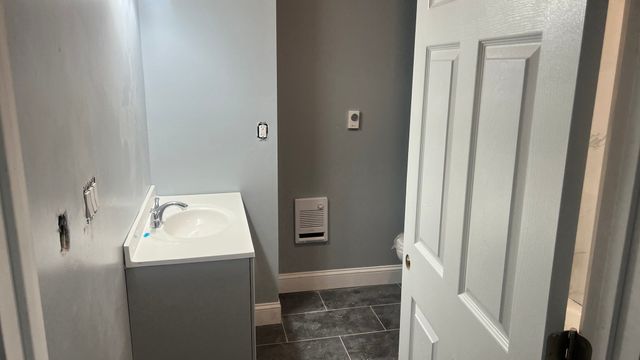 12 Benefit St 4, Worcester, MA 01610