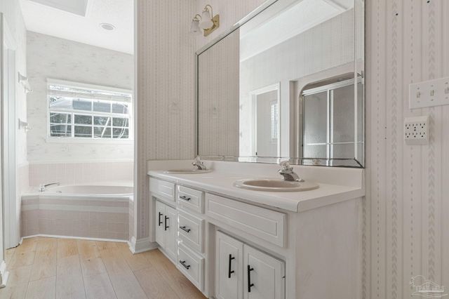 1411 Colwyn Dr, Cantonment, FL 32533