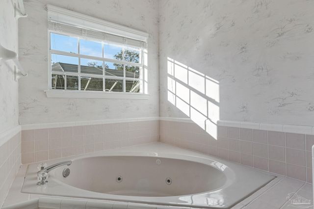 1411 Colwyn Dr, Cantonment, FL 32533