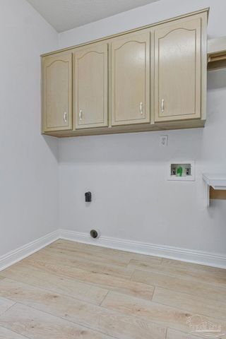 1411 Colwyn Dr, Cantonment, FL 32533