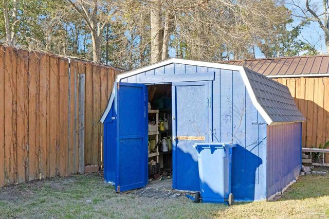 1411 Colwyn Dr, Cantonment, FL 32533