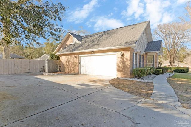 1411 Colwyn Dr, Cantonment, FL 32533