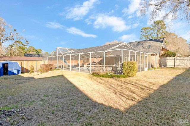 1411 Colwyn Dr, Cantonment, FL 32533
