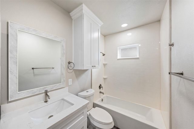 211 N Milby Street 4, Houston, TX 77003
