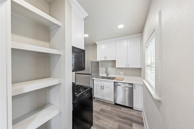 211 N Milby Street 4, Houston, TX 77003