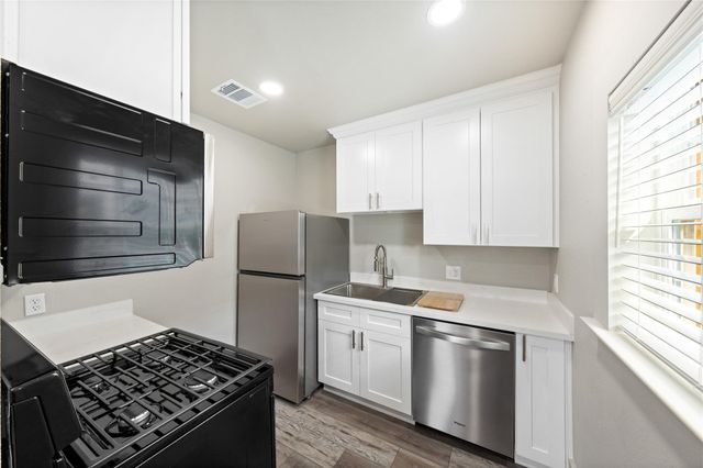 211 N Milby Street 4, Houston, TX 77003