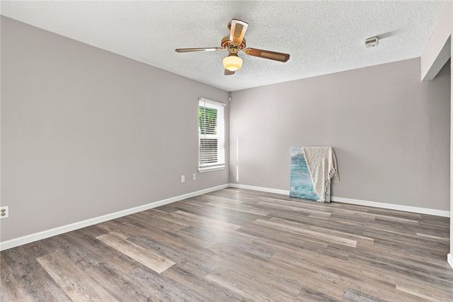 1001 Starlite Dr, Portland, TX 78374