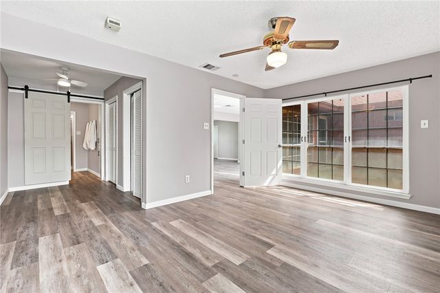1001 Starlite Dr, Portland, TX 78374