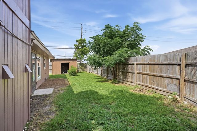 1001 Starlite Dr, Portland, TX 78374