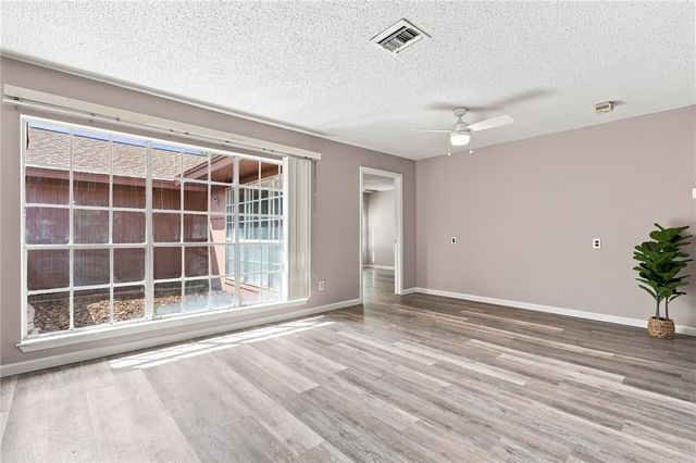 1001 Starlite Dr, Portland, TX 78374