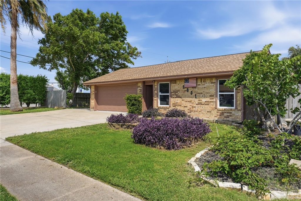 1001 Starlite Dr, Portland, TX 78374 — photo 2