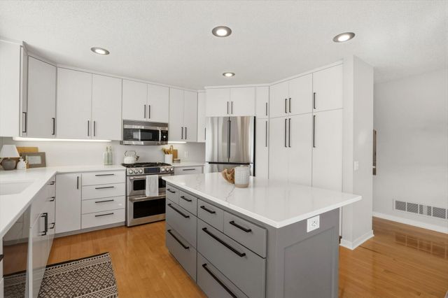 1309 Aspen Drive, Burnsville, MN 55337