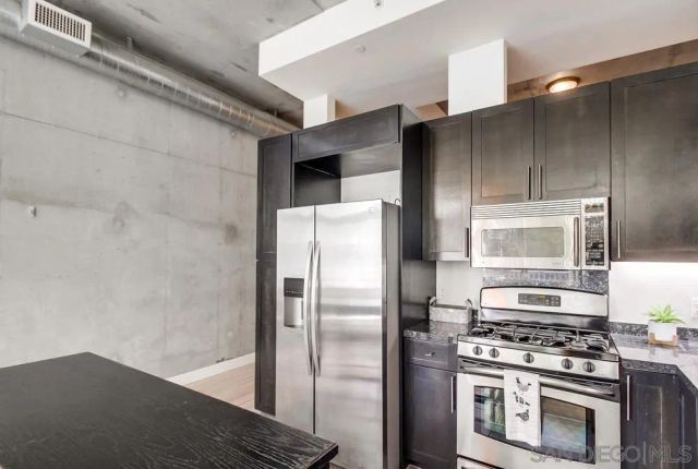 1025 Island 205, San Diego, CA 92101
