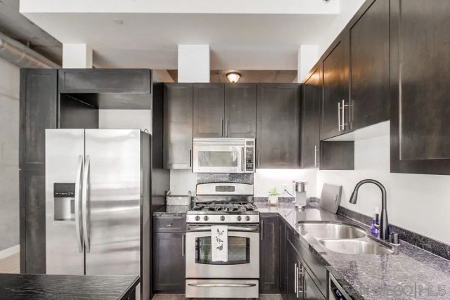 1025 Island 205, San Diego, CA 92101
