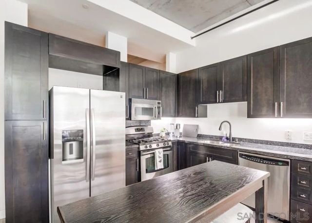 1025 Island 205, San Diego, CA 92101