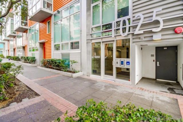 1025 Island 205, San Diego, CA 92101