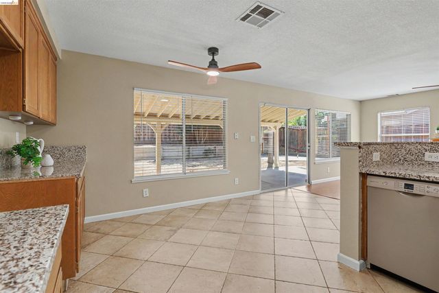 4674 La Vista Dr, Oakley, CA 94561
