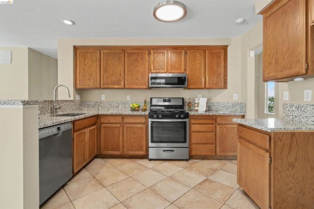 4674 La Vista Dr, Oakley, CA 94561