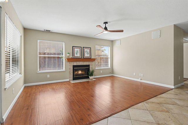 4674 La Vista Dr, Oakley, CA 94561