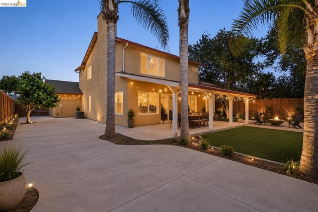 4674 La Vista Dr, Oakley, CA 94561