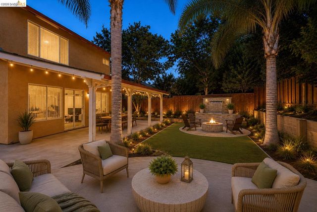 4674 La Vista Dr, Oakley, CA 94561