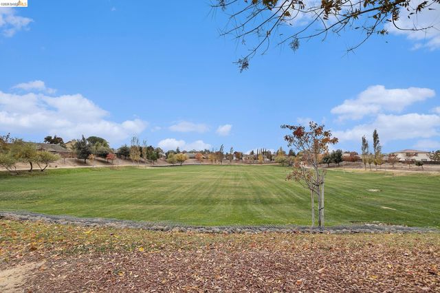 4674 La Vista Dr, Oakley, CA 94561