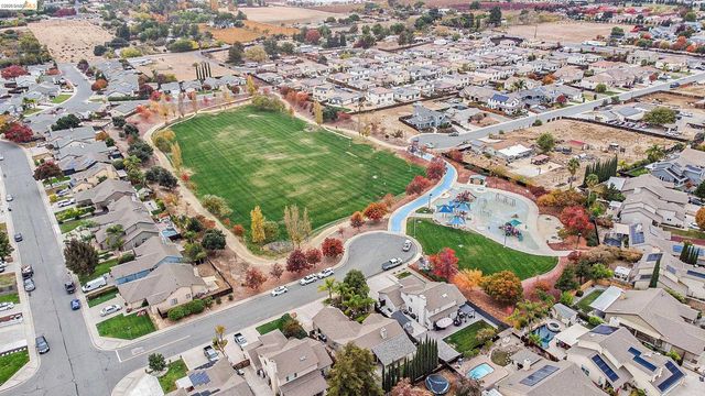 4674 La Vista Dr, Oakley, CA 94561
