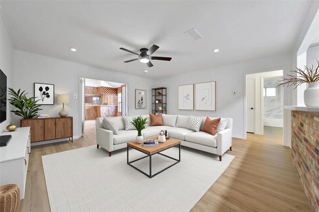 5411 Fairgreen Lane, Houston, TX 77048