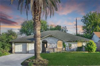 5411 Fairgreen Lane, Houston, TX 77048