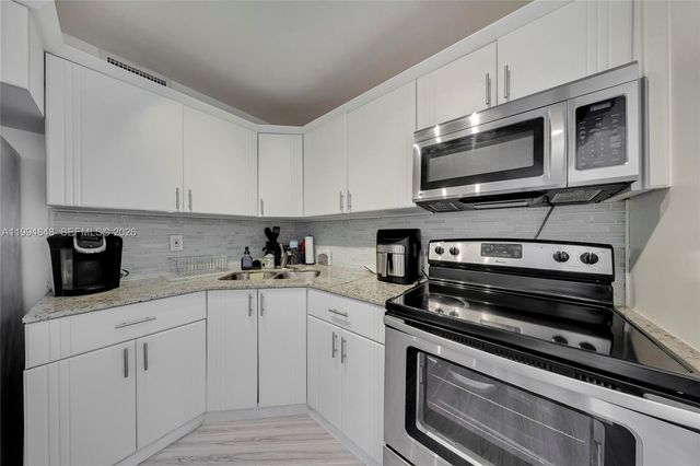 111 Golden Isles Dr G4, Hallandale Beach, FL 33009