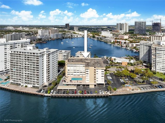 111 Golden Isles Dr G4, Hallandale Beach, FL 33009