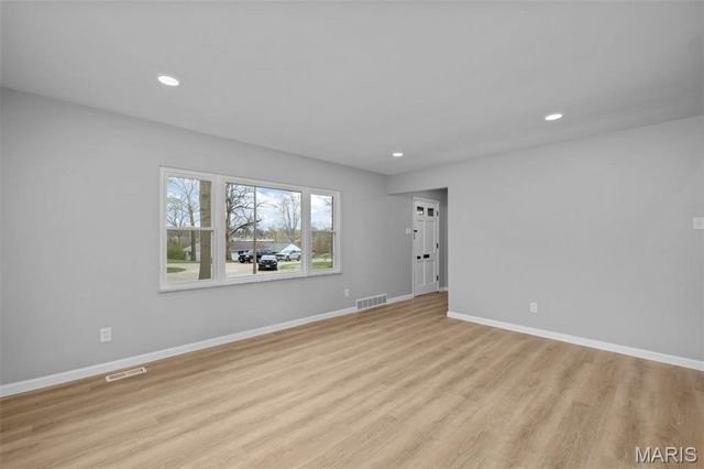 1171 Ascot Lane, St Louis, MO 63122