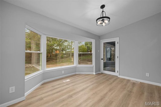 1171 Ascot Lane, St Louis, MO 63122