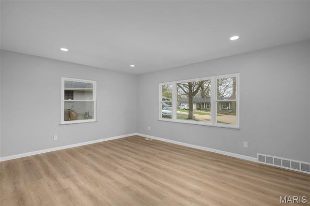 1171 Ascot Lane, St Louis, MO 63122