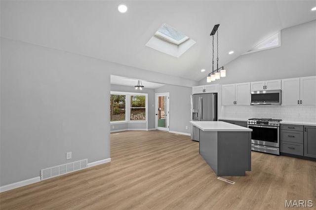 1171 Ascot Lane, St Louis, MO 63122