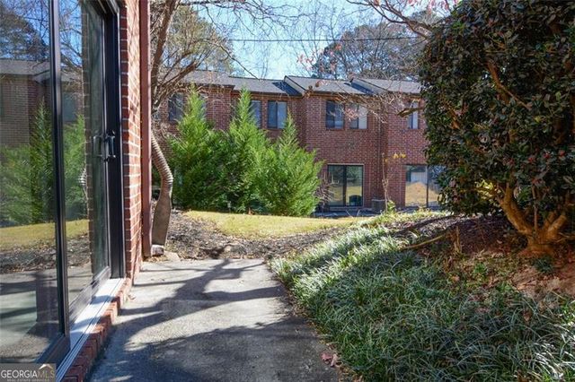 2260 Pernoshal, Dunwoody, GA 30338