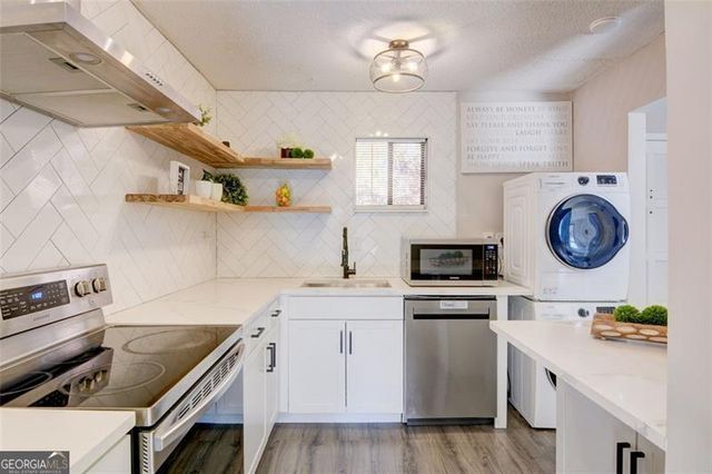 2260 Pernoshal, Dunwoody, GA 30338