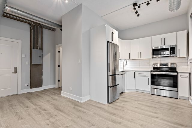7645 N SHERIDAN Road 106, Chicago, IL 60626