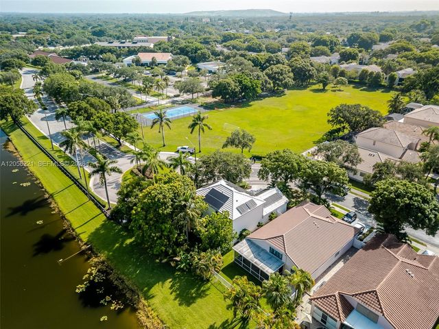 2209 NW 49th Ave, Coconut Creek, FL 33063