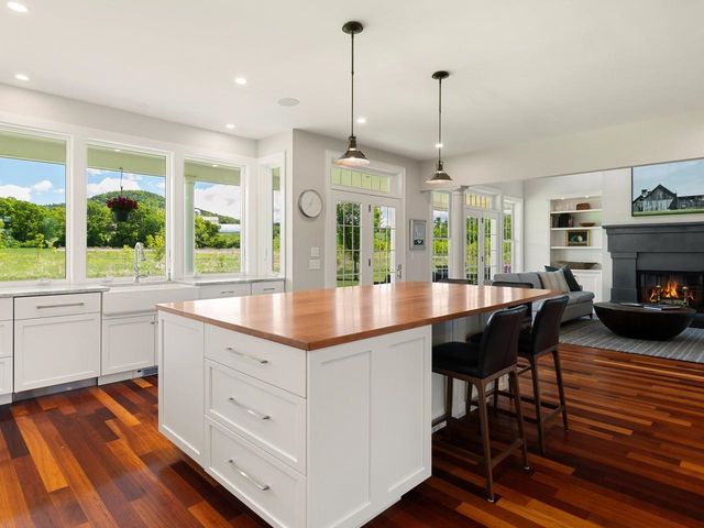 449 Palmer Lane, Charlotte, VT 05445