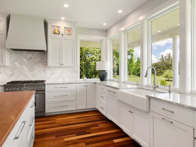 449 Palmer Lane, Charlotte, VT 05445