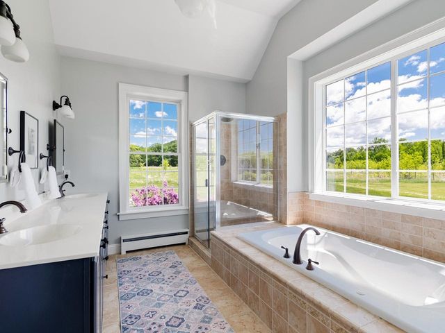 449 Palmer Lane, Charlotte, VT 05445