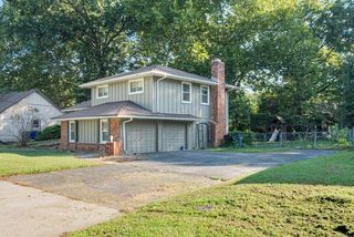 320 S Walker Street, Olathe, KS 66061