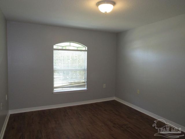 2310 Tall Oak Dr, Cantonment, FL 32533