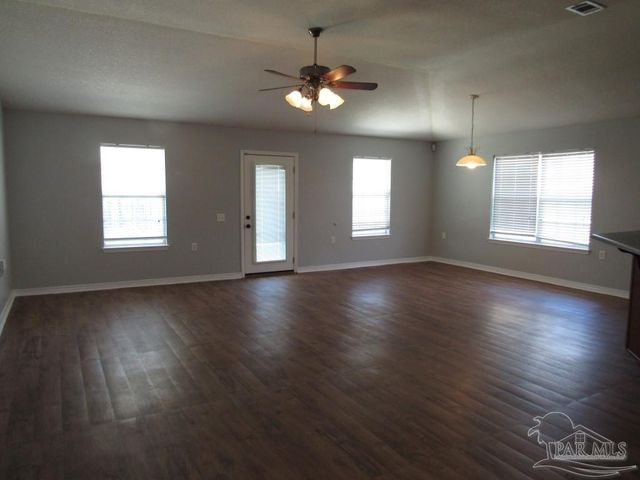 2310 Tall Oak Dr, Cantonment, FL 32533