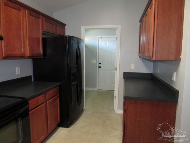 2310 Tall Oak Dr, Cantonment, FL 32533