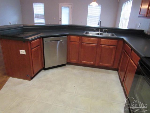 2310 Tall Oak Dr, Cantonment, FL 32533